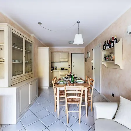 Giulia Apartment Desenzano del Garda